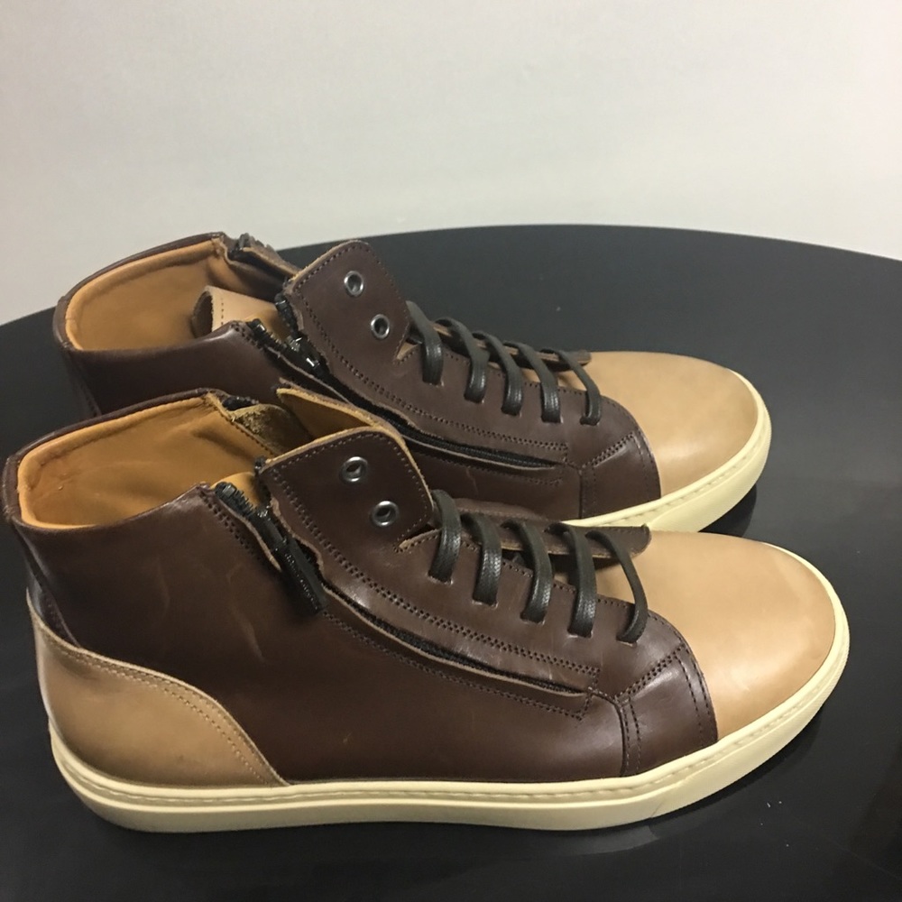 New Bruno Magli leather sneakers.sz 9